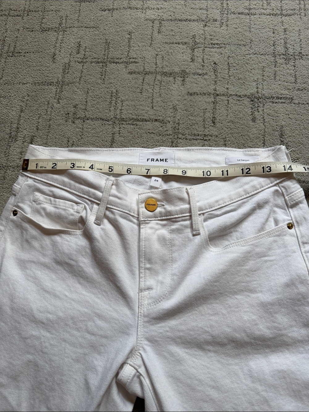 Frame Le Garcon White Mid-Rise Straight Jeans, size 24 - Picture 6 of 9